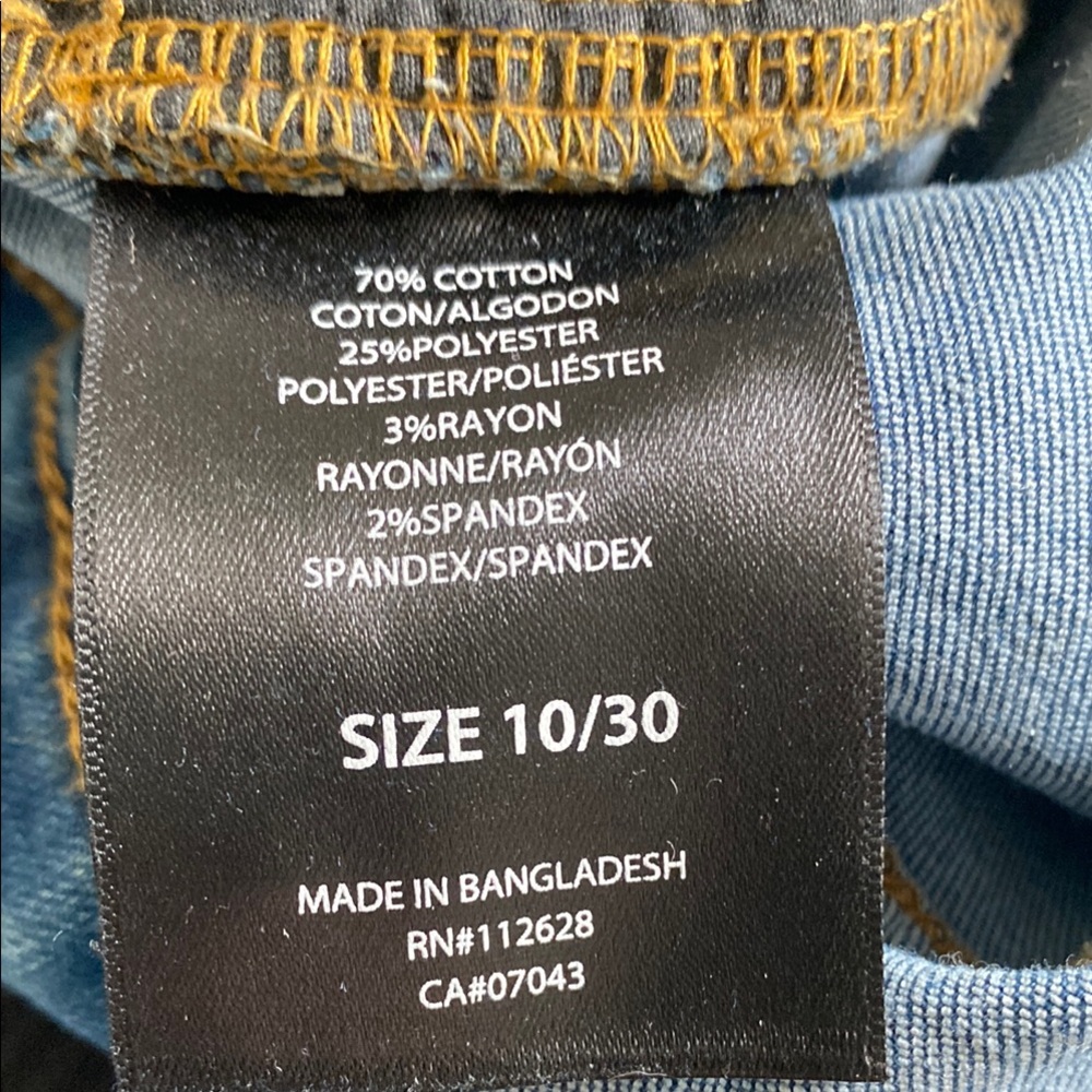 ✨TAHARI Distressed Jeans - Size 10 - Picture 7 of 7